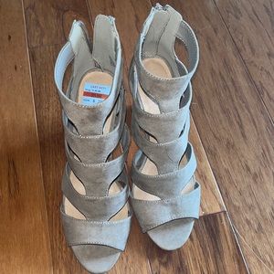Madden girl tan heels